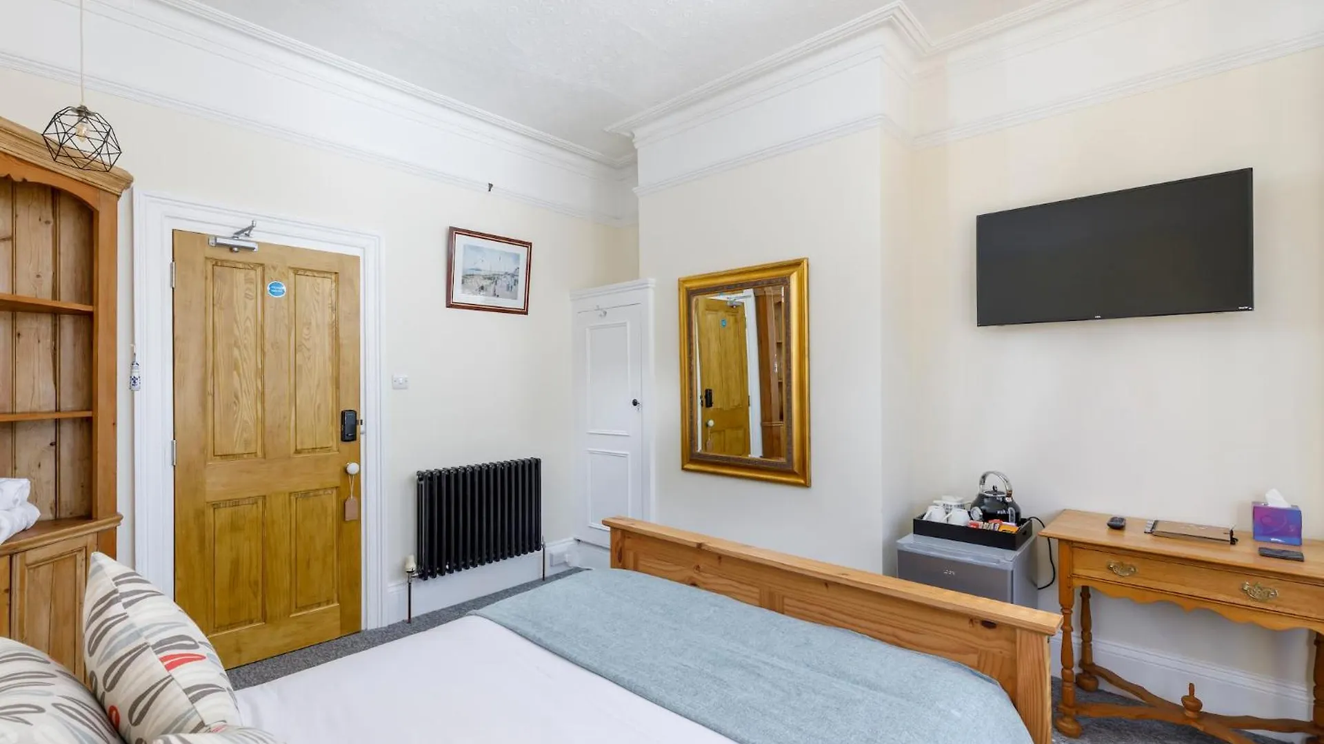 Finest Retreats - Pittodrie Guest House - Room 5 Hove